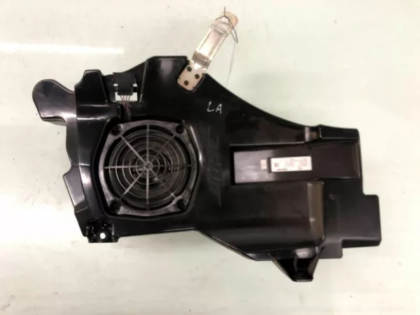 Subwoofer BOSE A3 Sportback (8PA) Hatchback 5-drs 2.0 TDI DPF (BMM) 2007 (8P4035382C, 280354002, 449089002)
