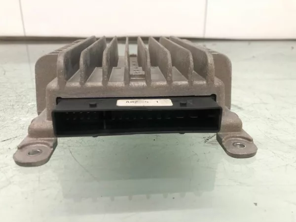 Audio Verstärker BOSE A3 Sportback (8PA) Hatchback 5-drs 2.0 TDI DPF (BMM) 2007 (8P4035223B)