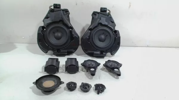 Audio Set BANG & OLUFSEN RS 6 Avant (C7) Combi 4.0 V8 TFSI 32V (CRDB(Euro 5)) 2014 – Bild 3