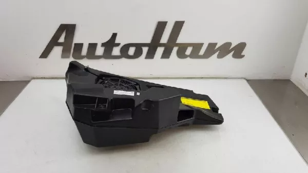 Subwoofer Bose TT (8J3) Coupé 2.0 TFSI 16V (BWA) 2007 (8J8035382A)