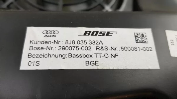 Subwoofer Bose TT (8J3) Coupé 2.0 TFSI 16V (BWA) 2007 (8J8035382A)
