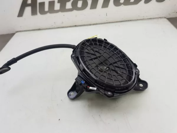 Subwoofer BOSE Captur II (RJB) SUV 1.3 TCE 130 16V (H5H-470(H5H-B4)) 2020 (281701012R)