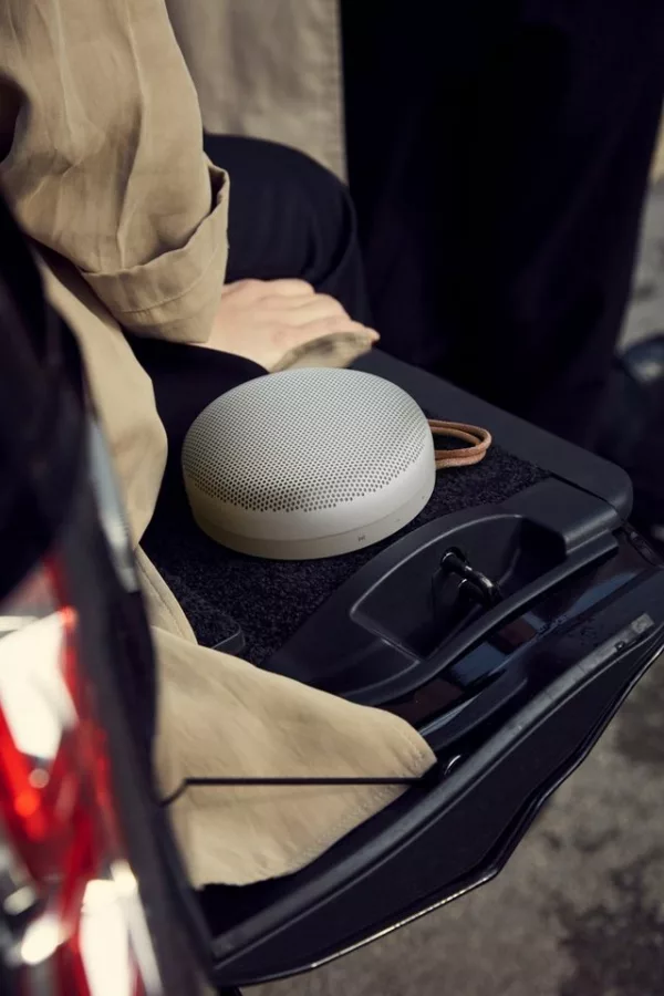 Bang & Olufsen BEOSOUND A1 2ND GEN Wasserdichter Bluetooth-Lautsprecher (aptX Bluetooth) – Bild 3