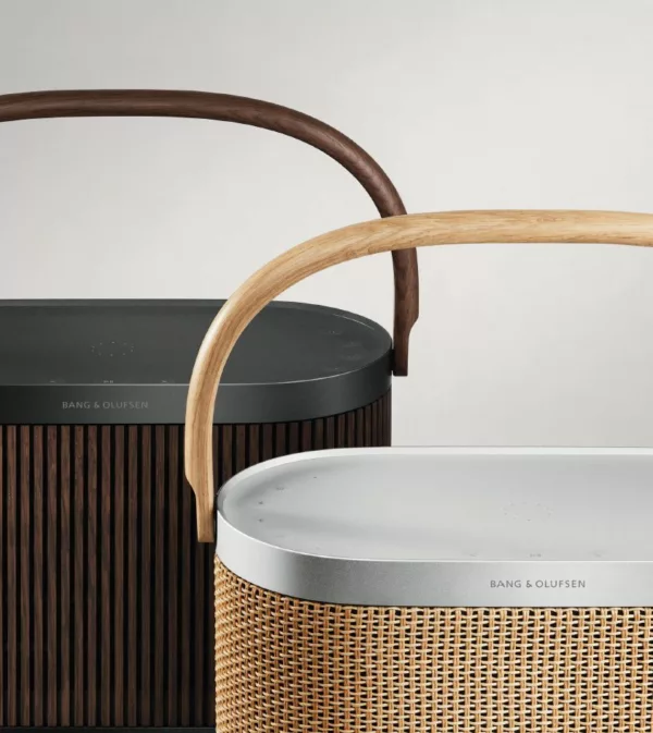 Bang & Olufsen Beosound A5 Dark Oak Portable-Lautsprecher (Active Room Compensation) – Bild 4