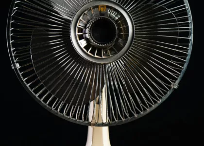 white desk fan