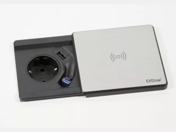 EVOline Square80 mit Qi-Ladefunktion mit CAT6 Patchkabel Edelstahl