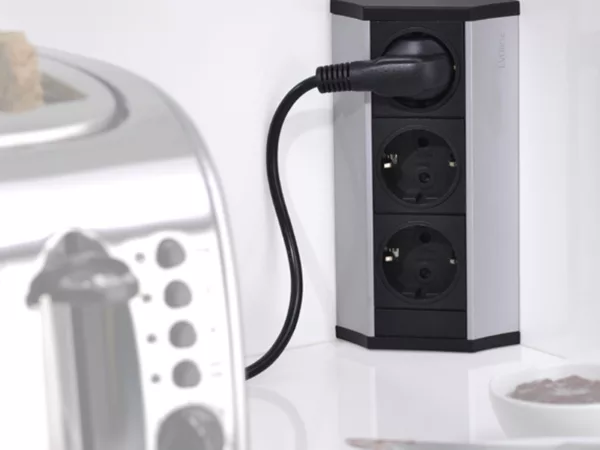 EVOline V-Dock Cuisine 3-fach Steckdosenleiste f?r Ecken in K?che oder Bad, silb...