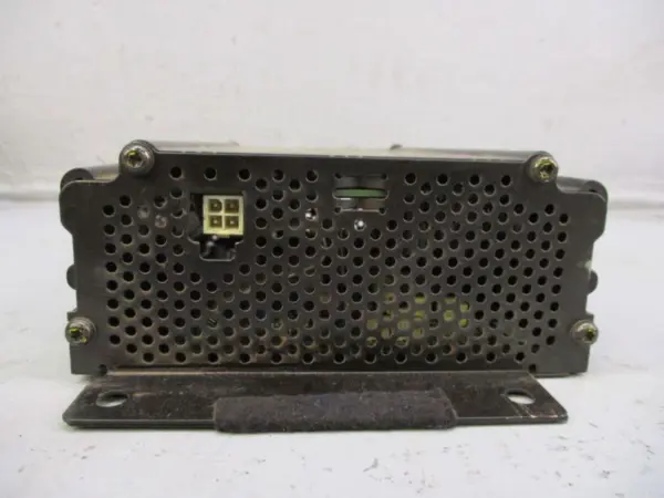 Lautsprechersystem AUDI A6 AVANT 4B5 3.0 162 KW – Bild 5