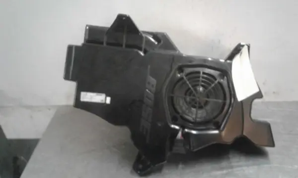 Subwoofer bose A3 (8P1) Hatchback 3-drs 2.0 16V FSI (AXW) 2003 (8P3035382A, 8P3035382C) – Bild 2