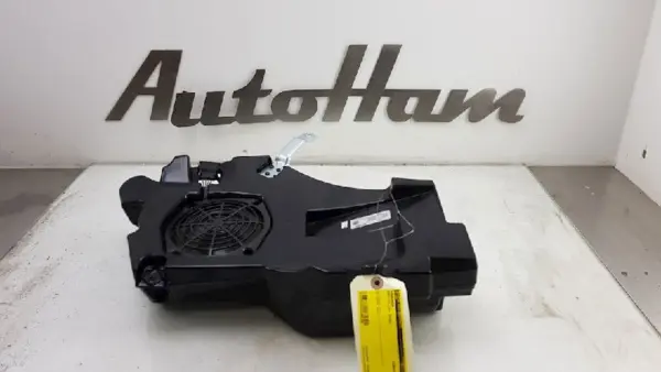 Subwoofer Bose S3 Sportback (8PA) Hatchback 5-drs 2.0 T FSI 16V (CDLA) 2009 (8P4035382C) – Bild 2