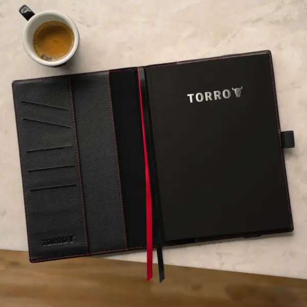 A4 / A5 Leder-Notebook-Cover (mit Notebook-Einsatz) - A4 / Schwarz mit Rotem Detail – Bild 3