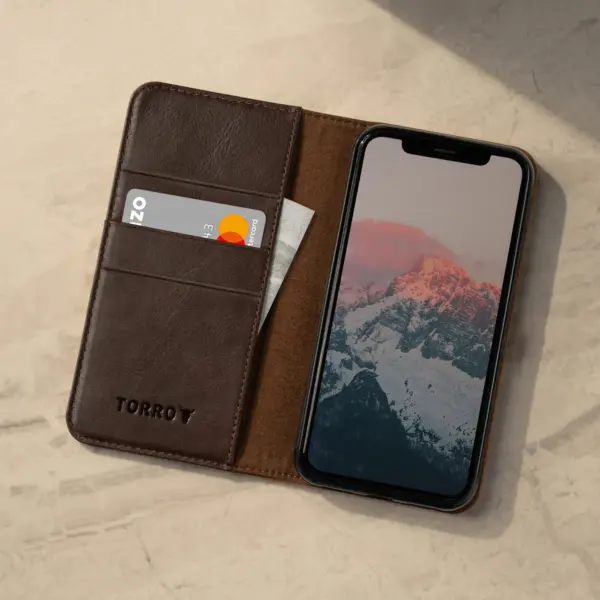 iPhone XR Leder-Wallet-Hülle (mit Standfunktion) - Dunkelbraun – Bild 4