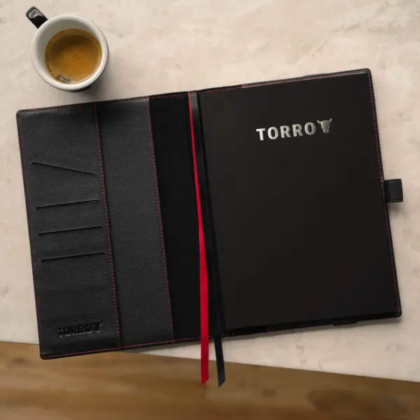 A4 / A5 Leder-Notebook-Cover (mit Notebook-Einsatz) - A5 / Schwarz mit Rotem Detail – Bild 3