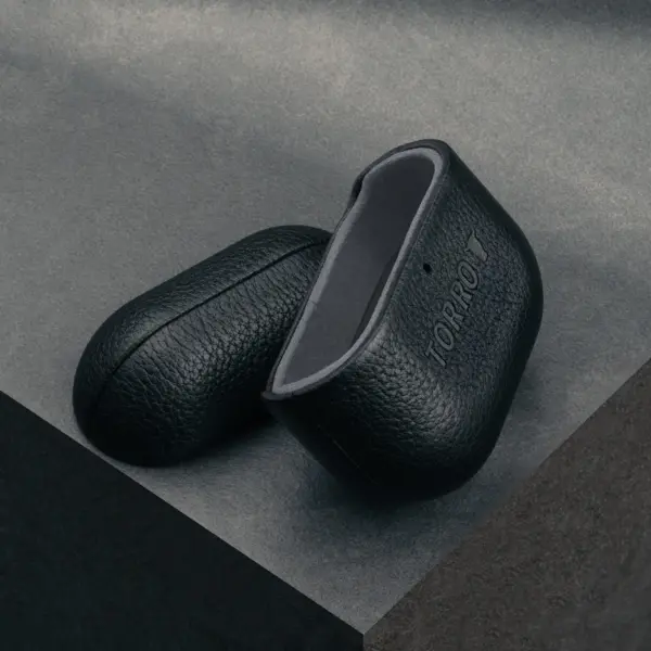 AirPods-Hülle (4. Generation) - Schwarz – Bild 3