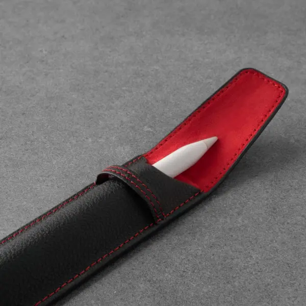 Apple Pencil Hülle (2. & 1. Gen) - Schwarz mit Rotem Detail – Bild 2