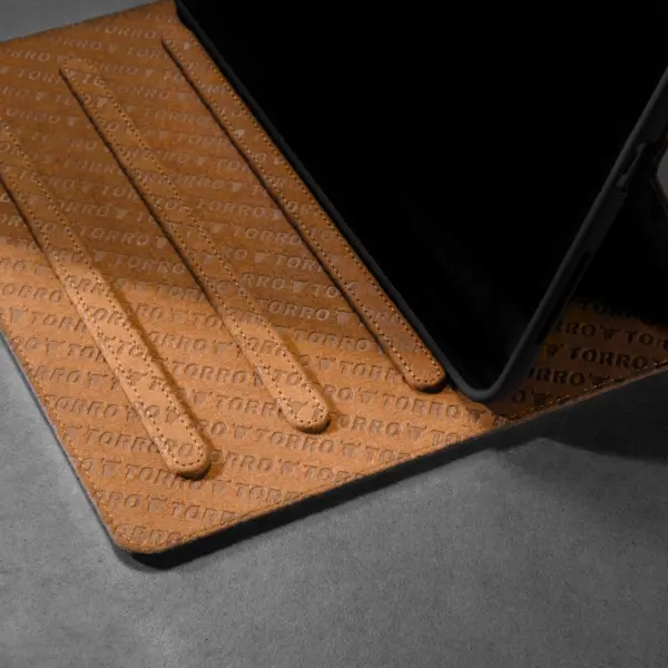 iPad Lederhülle (11. und 10. Gen) - Hellbraun – Bild 3