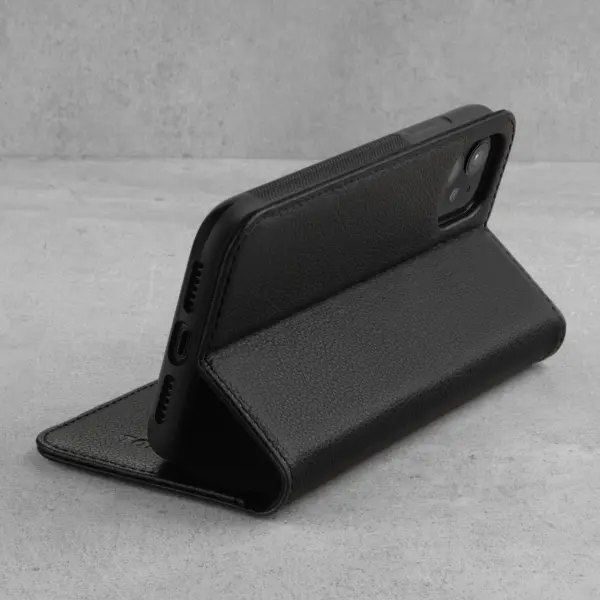 iPhone 11 Lederhülle (mit Standfunktion) - Schwarz – Bild 2