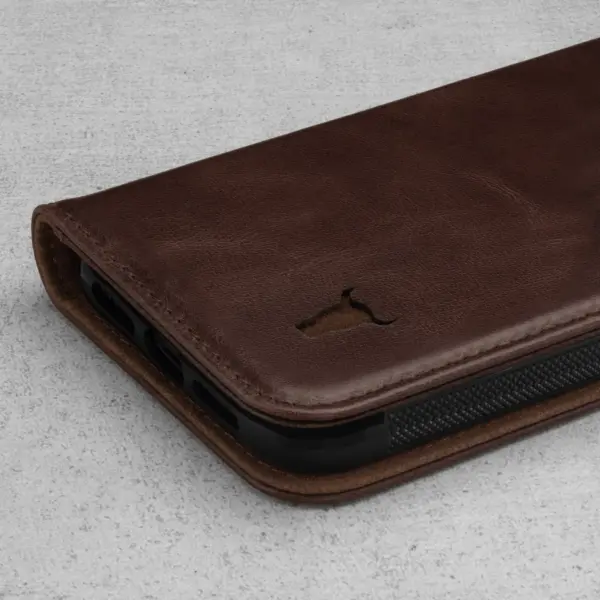 iPhone 11 Lederhülle (mit Standfunktion) - Dunkelbraun – Bild 5
