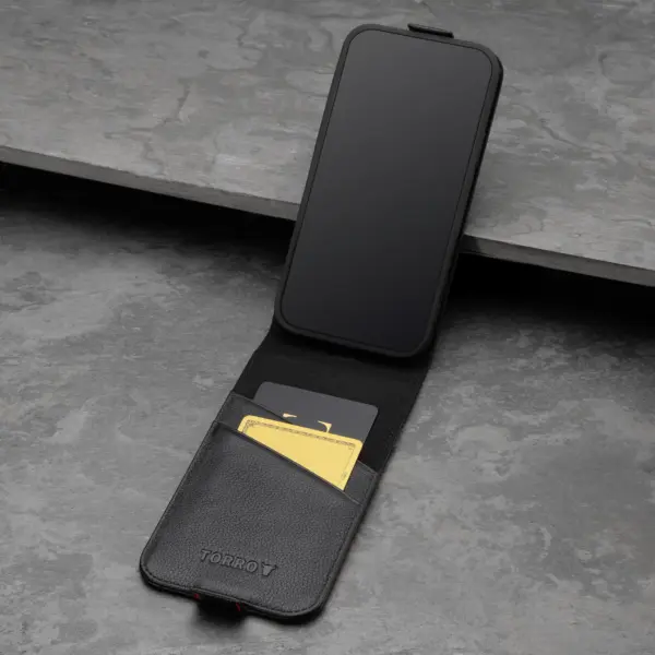 iPhone 12 / iPhone 12 Pro Leder Flip Hülle (mit MagSafe-Aufladung) - Schwarz mit Rotem Detail – Bild 2