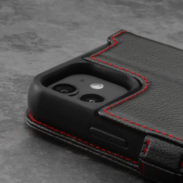 iPhone 12 / iPhone 12 Pro Lederhülle (mit Standfunktion) - Schwarz mit Rotem Detail – Bild 3