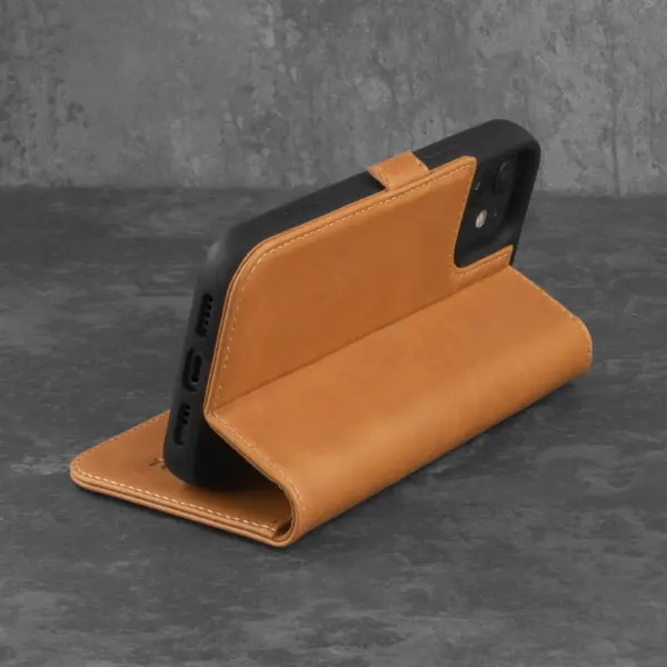 iPhone 12 / iPhone 12 Pro Lederhülle (mit Standfunktion) - Hellbraun – Bild 2