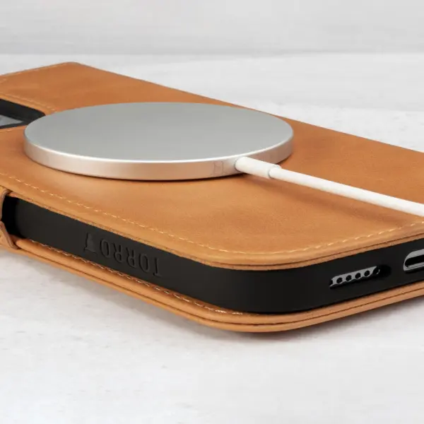 iPhone 14 Pro Leder Folio Hülle (mit MagSafe-Aufladung) - Hellbraun – Bild 2