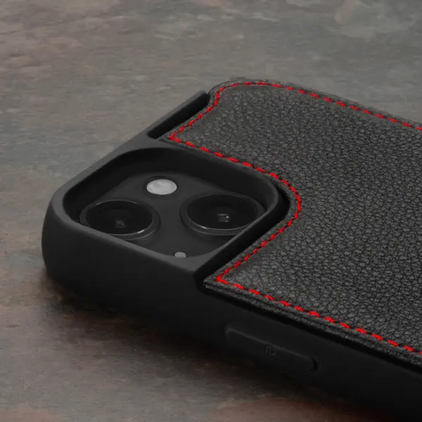 iPhone 15 Plus Leder Bumper Hülle (mit MagSafe-Aufladung) - Schwarz mit Rotem Detail – Bild 2