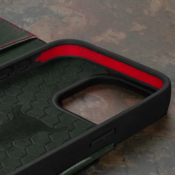 iPhone 15 Pro Max Lederhülle - Grün mit Rotem Detail – Bild 5