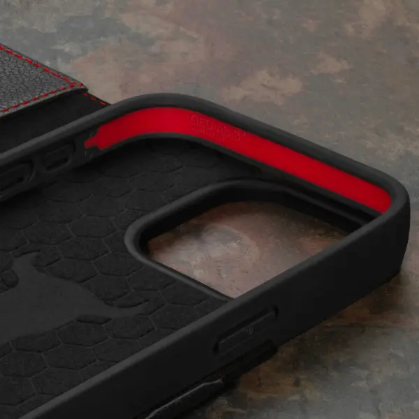 iPhone 15 Pro Lederhülle - Schwarz mit Rotem Detail – Bild 5