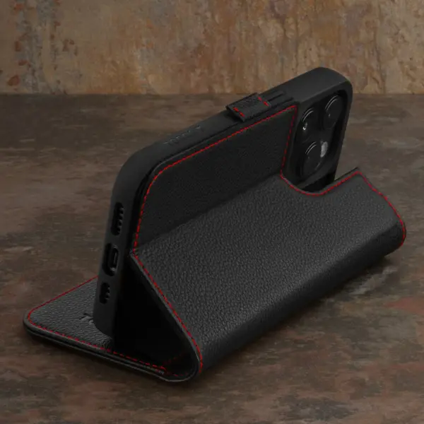 iPhone 15 Pro Lederhülle - Schwarz mit Rotem Detail – Bild 2