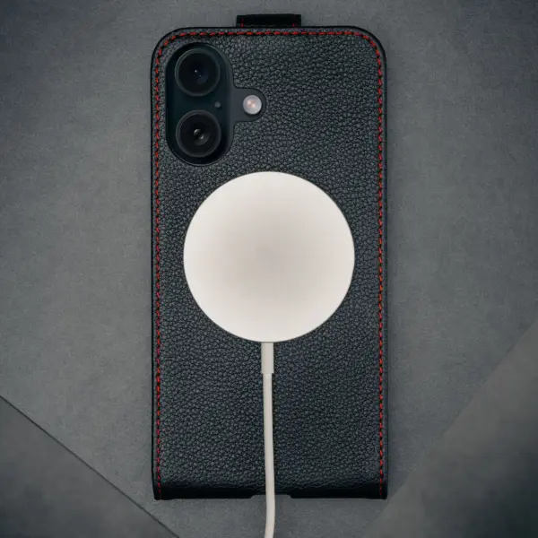 iPhone 16 Leder Flip Hülle (MagSafe Laden) - Schwarz mit Rotem Detail – Bild 5