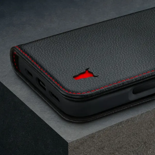 iPhone 16 Plus Lederhülle (mit Standfunktion und MagSafe Laden) - Schwarz mit Rotem Detail – Bild 5