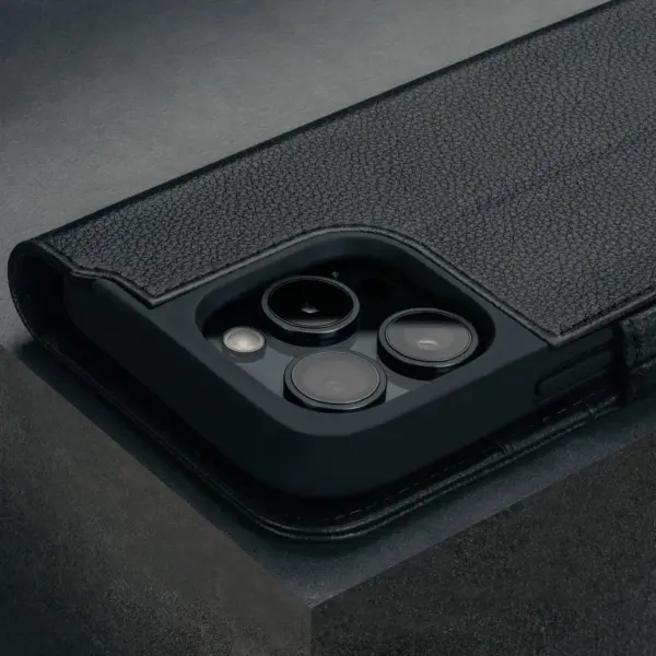iPhone 16 Pro Lederhülle (mit Standfunktion und MagSafe Laden) - Schwarz – Bild 4