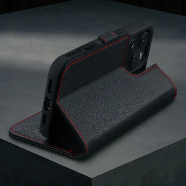 iPhone 16 Pro Lederhülle (mit Standfunktion und MagSafe Laden) - Schwarz mit Rotem Detail – Bild 2