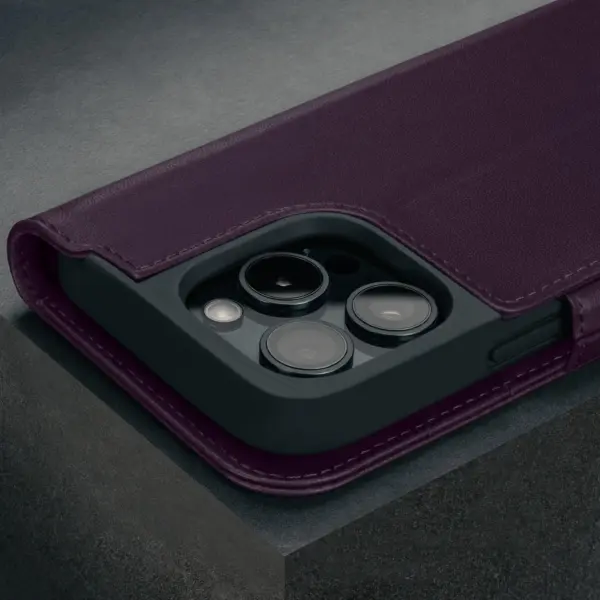 iPhone 16 Pro Lederhülle (mit Standfunktion und MagSafe Laden) - Dunkellila – Bild 4