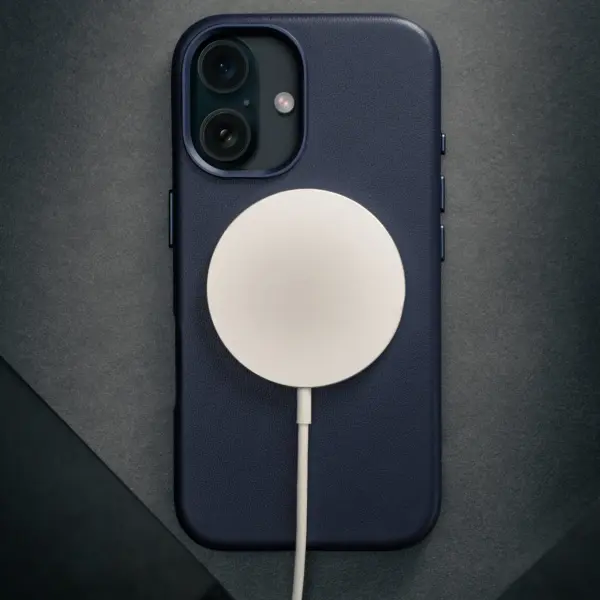 iPhone 16 Schlank Leder Bumper Hülle - Blau – Bild 2