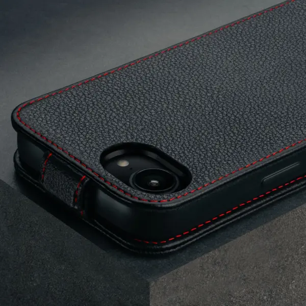 iPhone 16e Leder Flip Hülle - Schwarz mit Rotem Detail – Bild 3