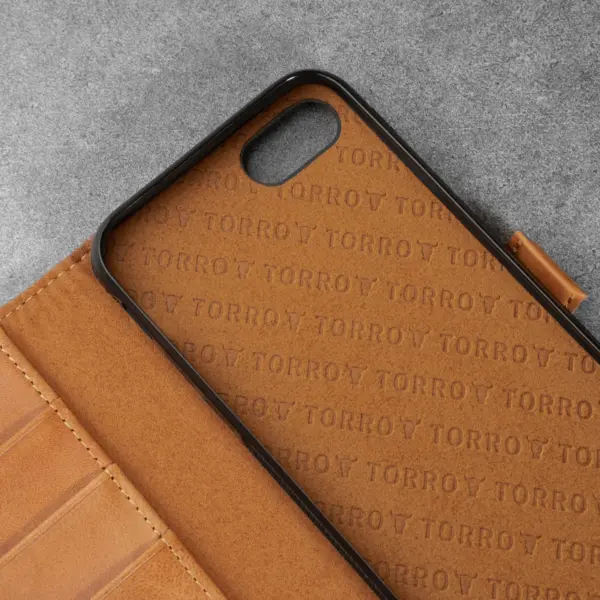iPhone SE & iPhone 8/7 Lederhülle (mit Standfunktion) - Hellbraun – Bild 4