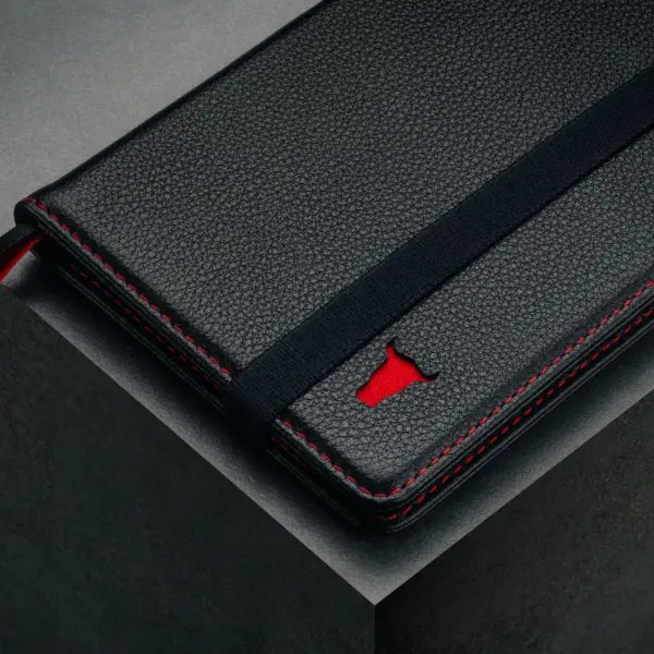 Reisepasshülle aus Leder - Schwarz mit Rotem Detail – Bild 4