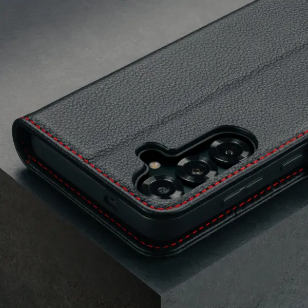 Galaxy A16 Lederhülle (mit Standfunktion) - Schwarz mit Rotem Detail – Bild 4