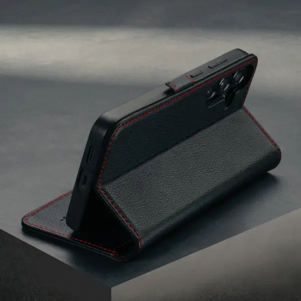 Galaxy A56 Lederhülle (mit Standfunktion) - Schwarz mit Rotem Detail – Bild 2