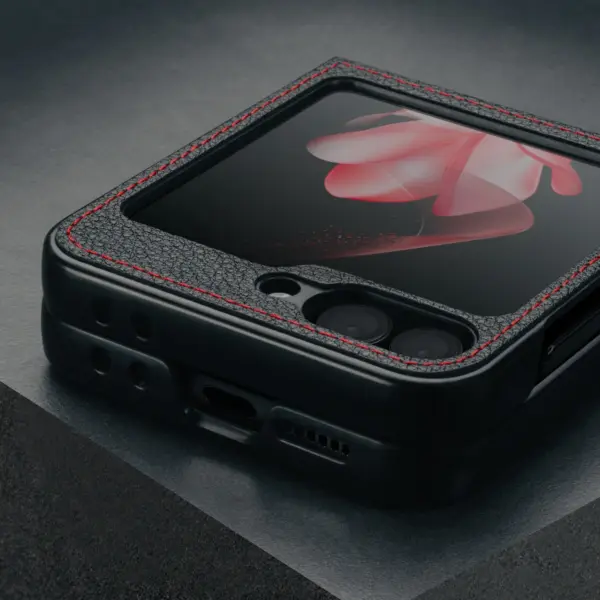 Galaxy Z Flip6 / Z Flip7 FE Lederhúlle - Schwarz mit Rotem Detail – Bild 4
