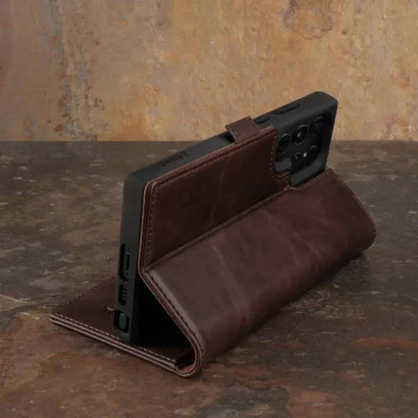 Galaxy S23 Ultra Lederhülle (mit Standfunktion) - Dunkelbraun – Bild 2