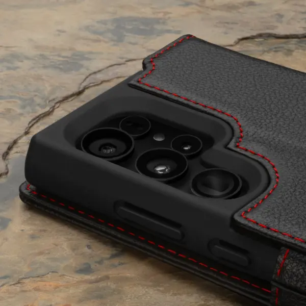 Galaxy S24 Ultra Lederhülle (mit Standfunktion) - Schwarz mit Rotem Detail – Bild 4