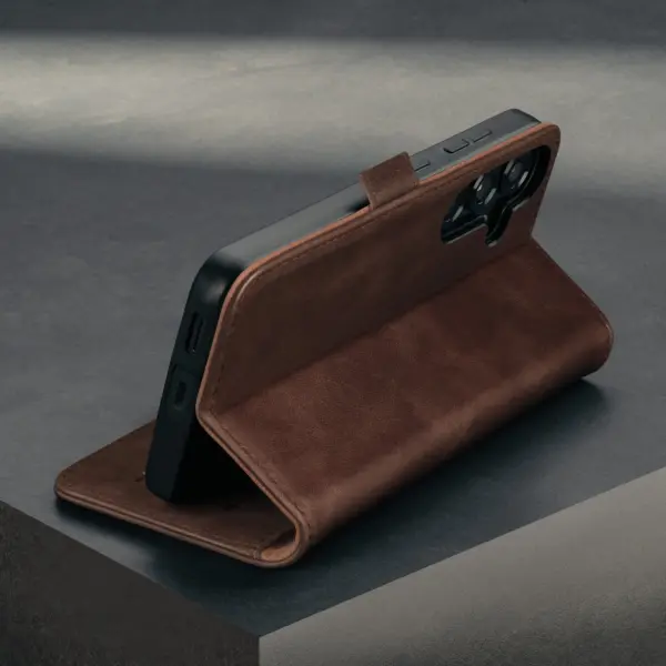 Galaxy S25 Lederhülle (mit Standfunktion) - Dunkelbraun – Bild 2