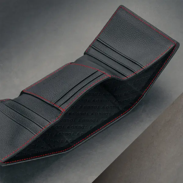 Dreifach faltbare Lederbrieftasche (mit RFID-Schutz) - Schwarz mit Rotem Detail – Bild 4